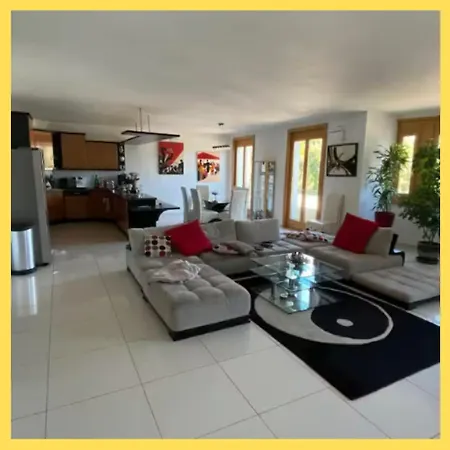 Magnifique T3 Spacieux De 150 M Carres Vue Leman Apartament